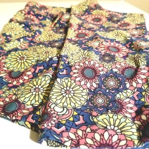 LuLaRoe Multicolored Mandala Pattern NWOT TC2